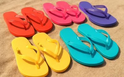 Flip Flops vs Thongs: The Ultimate Comfort and Style Showdown for Summer Footwear